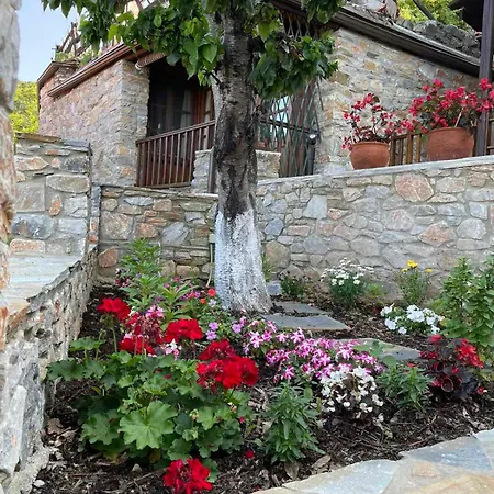 Апартаменты To Patriko Mas Guesthouse-2 Палеос-Пантелеймонас